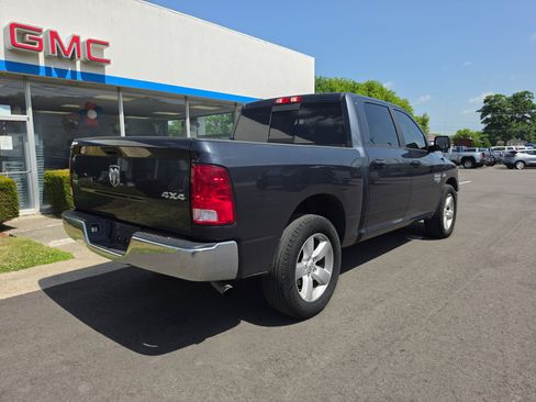 Used 2019 RAM 1500 Classic SLT AWD/4WD image 3