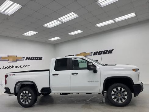 New 2026 Chevrolet Silverado 2500 Custom w/ Custom Value Package AWD/4WD image 4