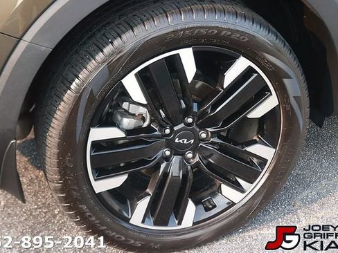 Certified 2025 Kia Telluride SX FWD image 9