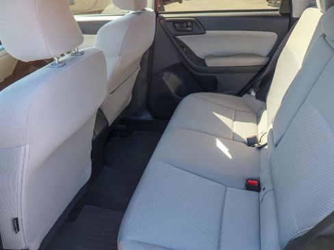 Used 2017 Subaru Forester 2.5i Premium image 11