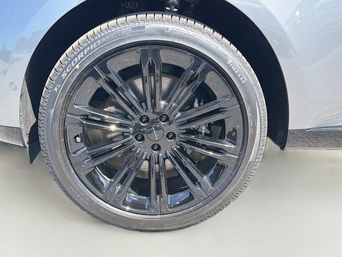 New 2026 Land Rover Range Rover SE image 43