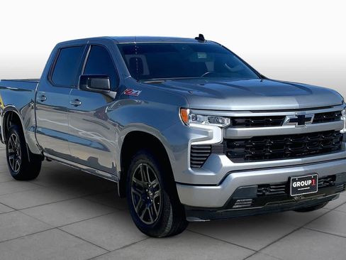Used 2023 Chevrolet Silverado 1500 RST w/ Z71 Off-Road Package AWD/4WD image 3