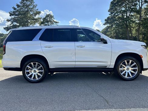 Used 2022 Cadillac Escalade Premium Luxury Platinum AWD/4WD image 4