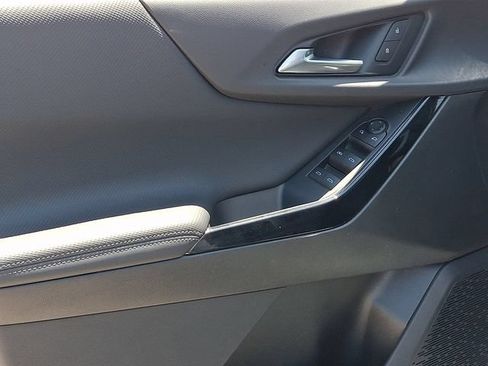 Used 2025 Chevrolet Equinox LT AWD/4WD image 21