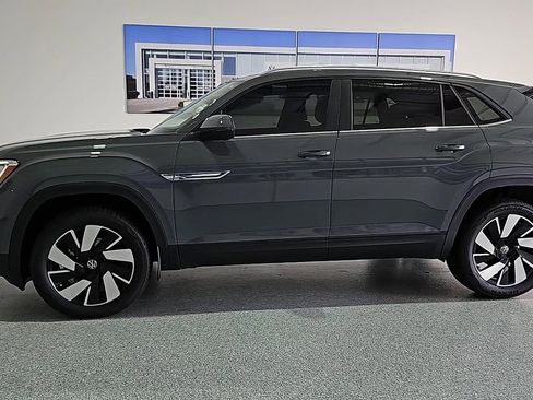 New 2026 Volkswagen Atlas Cross Sport SE FWD image 6