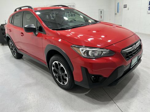 Used 2021 Subaru Crosstrek 2.0i AWD/4WD image 2