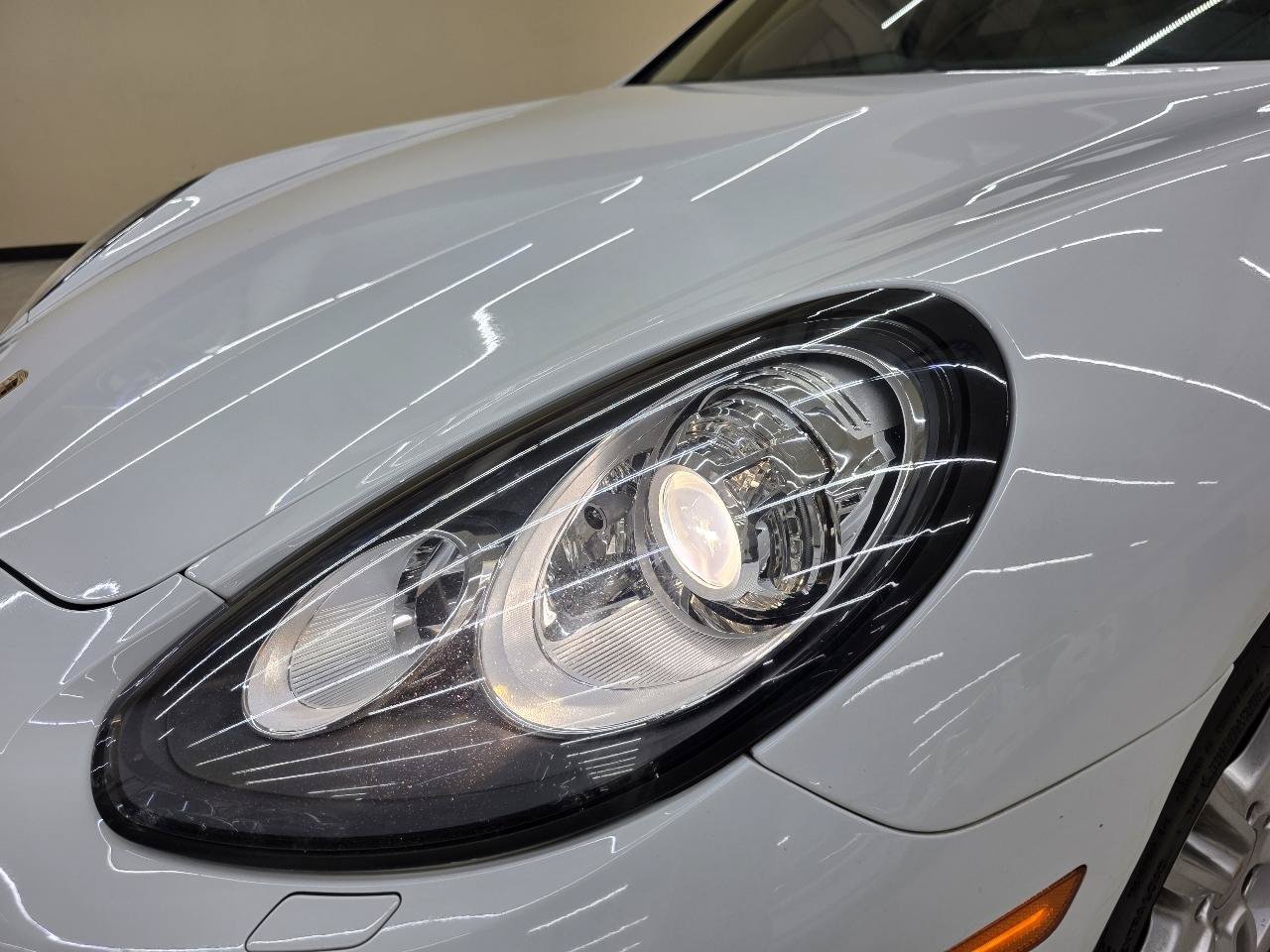 Used 2015 Porsche Panamera 4 w/ Premium Package Plus AWD/4WD image 10