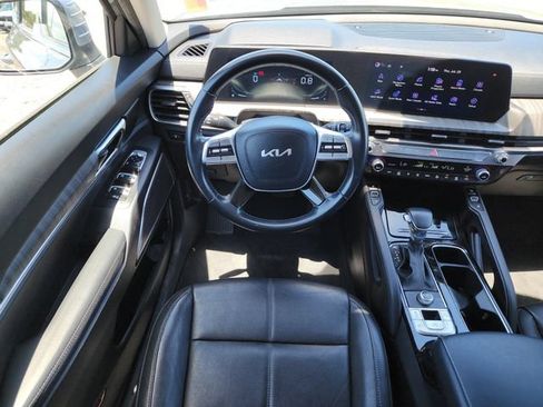 Certified 2024 Kia Telluride EX w/ EX Captain's Chair Package FWD image 21