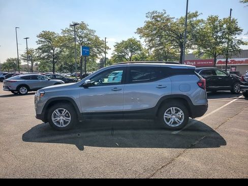 Used 2024 GMC Terrain SLE w/ Driver Convenience Package AWD/4WD image 8