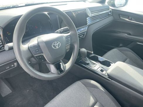 Used 2025 Toyota Camry LE w/ Convenience Package image 6