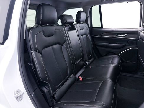 Used 2023 Jeep Grand Cherokee 4WD 4xe w/ Luxury Tech Group II image 43