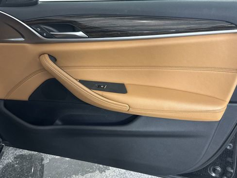 Used 2023 BMW 530i xDrive w/ Convenience Package image 31