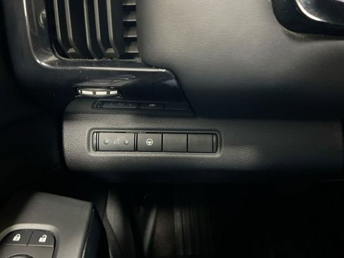 Used 2024 Nissan Pathfinder SV image 18