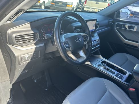 Used 2021 Ford Explorer XLT w/ Equipment Group 202A image 16