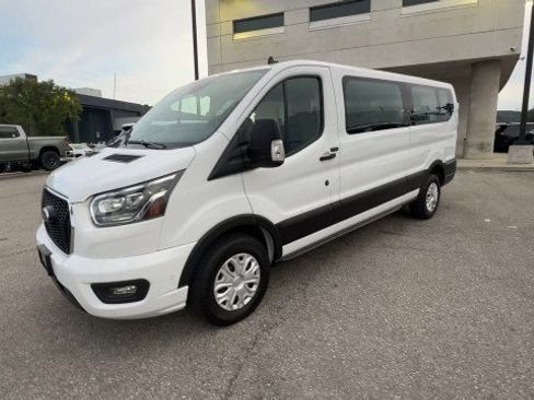 Used 2023 Ford Transit 350 XLT image 4