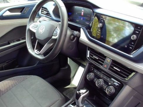 Used 2024 Volkswagen Taos SE FWD image 14