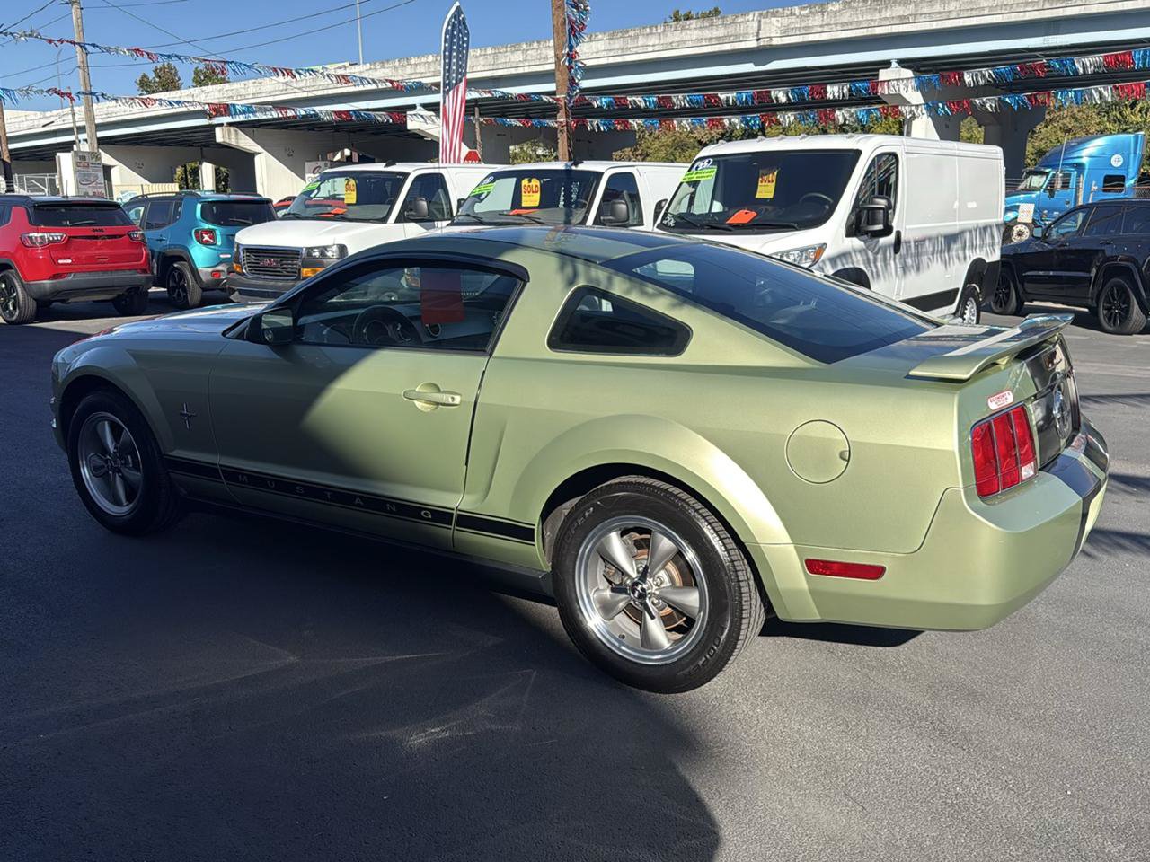 Used 2006 Ford Mustang Coupe RWD image 6