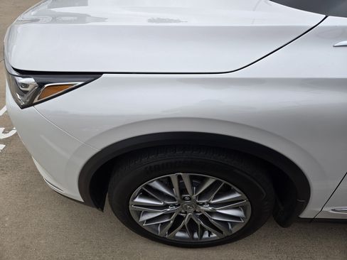 Used 2024 Acura MDX SH-AWD w/ Advance Package image 9