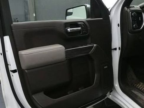 Used 2020 Chevrolet Silverado 1500 LTZ w/ LTZ Convenience Package AWD/4WD image 17