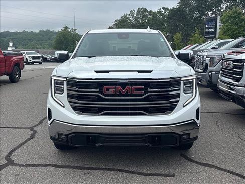 Certified 2025 GMC Sierra 1500 SLT AWD/4WD image 2