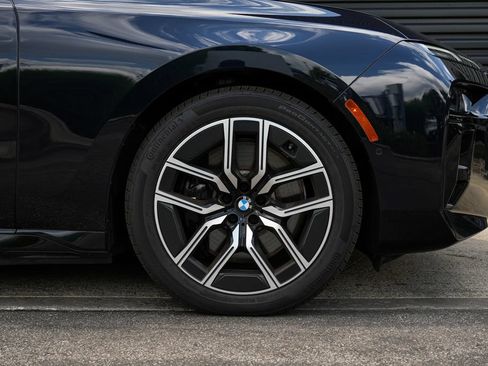 Used 2025 BMW i7 xDrive60 AWD/4WD image 37