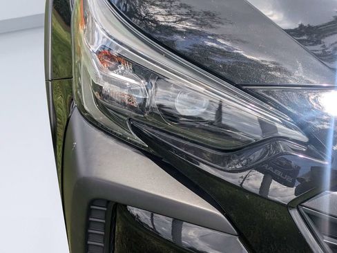 Used 2023 Subaru Outback Touring AWD/4WD image 9