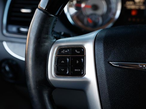 Used 2015 Chrysler Town & Country Limited Platinum w/ Trailer Tow Group image 31