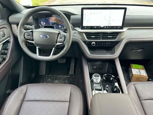 New 2026 Ford Explorer Platinum image 14