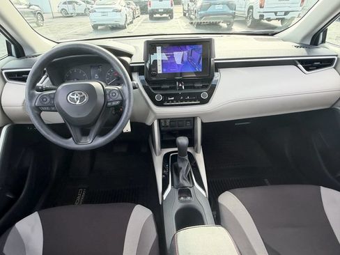 Used 2024 Toyota Corolla Cross L FWD image 11