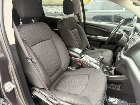 Used 2016 Dodge Journey SE w/ Popular Equipment Group image 23