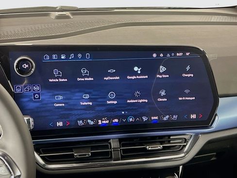 New 2026 Chevrolet Equinox EV LT image 15