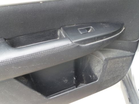 Used 2010 Subaru Outback 2.5i image 24