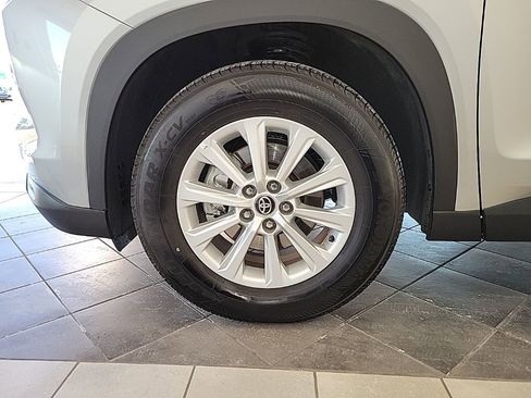 Used 2025 Toyota Grand Highlander AWD image 16