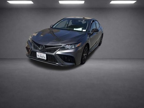 Used 2024 Toyota Camry SE FWD image 4