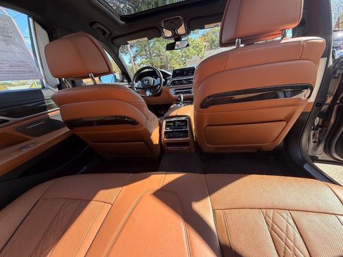 Used 2020 BMW 740i w/ M Sport Package RWD image 25