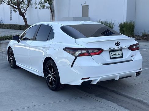 Used 2021 Toyota Camry SE w/ Carpet Mat Package (TMS) FWD image 5