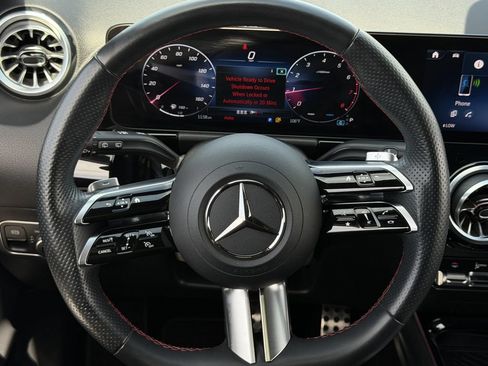 Used 2025 Mercedes-Benz GLA 250 4MATIC image 13