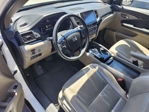 Used 2017 Honda Pilot Elite image 4