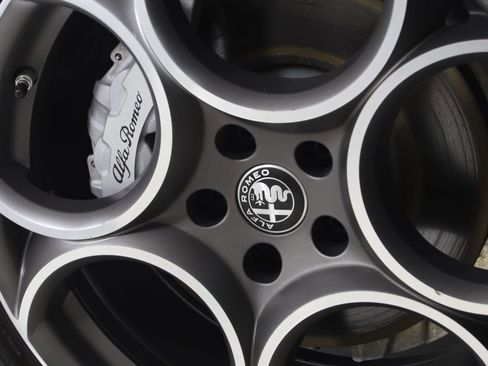 Used 2023 Alfa Romeo Stelvio Ti image 16