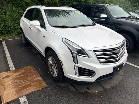 Used 2017 Cadillac XT5 Luxury w/ Driver Awareness Package AWD/4WD image 2