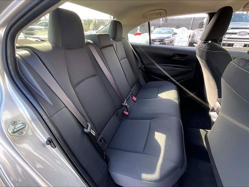 Used 2025 Toyota Corolla LE image 31