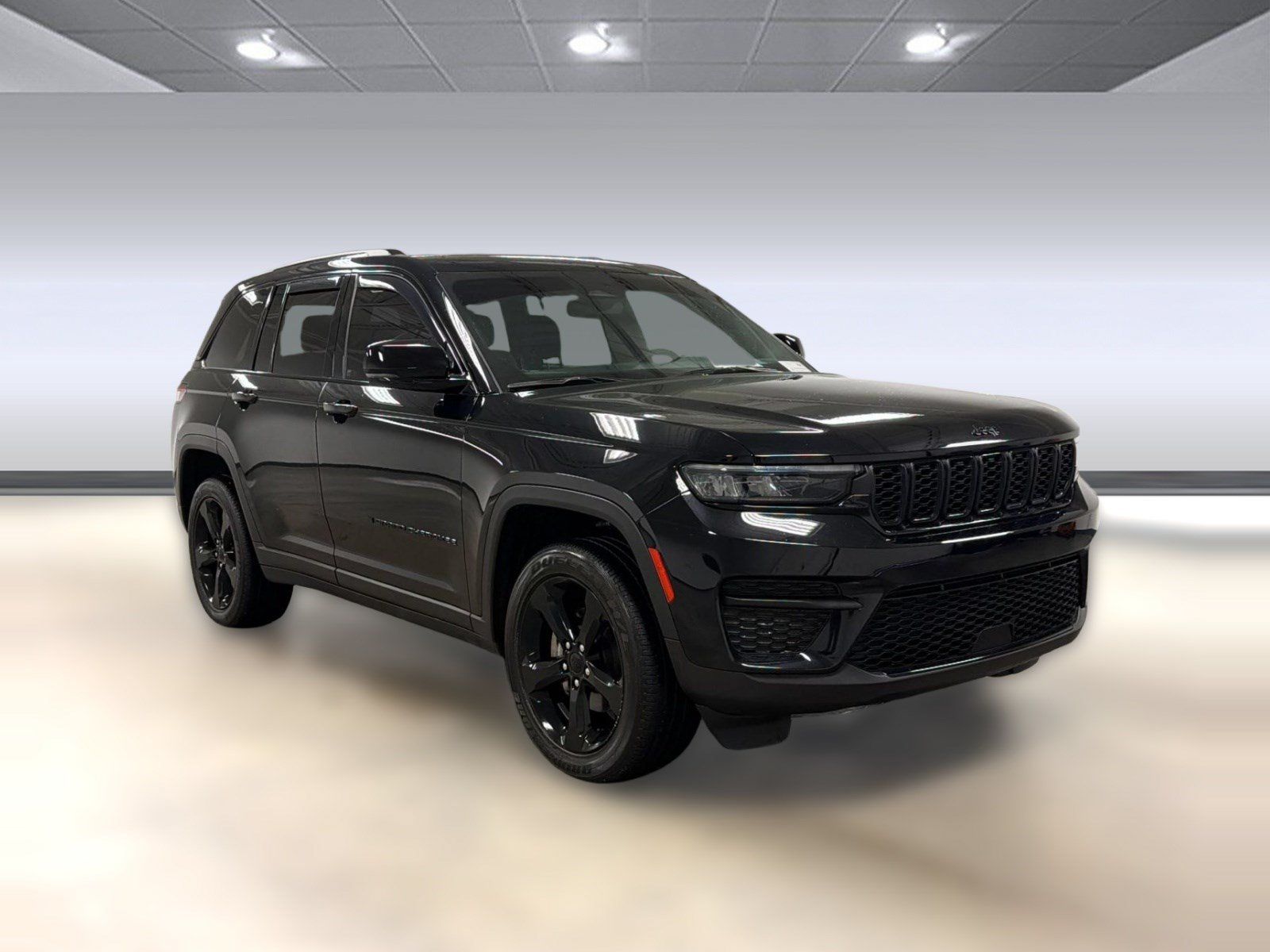 Used 2023 Jeep Grand Cherokee Altitude AWD/4WD image 6