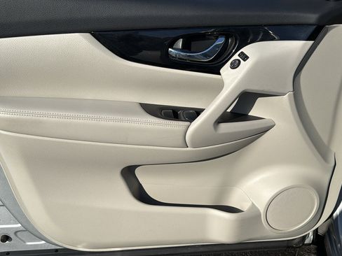 Used 2018 Nissan Rogue Sport SV w/ SV All-Weather Package image 6