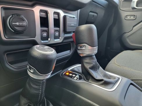 Certified 2025 Jeep Wrangler Sport AWD/4WD image 30