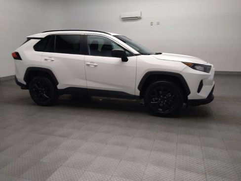 Used 2021 Toyota RAV4 LE FWD image 11
