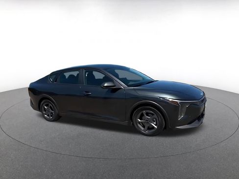 Used 2025 Kia K4 FWD image 2
