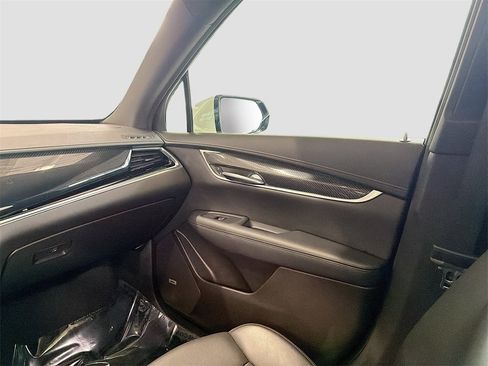 Used 2022 Cadillac XT6 Sport image 24