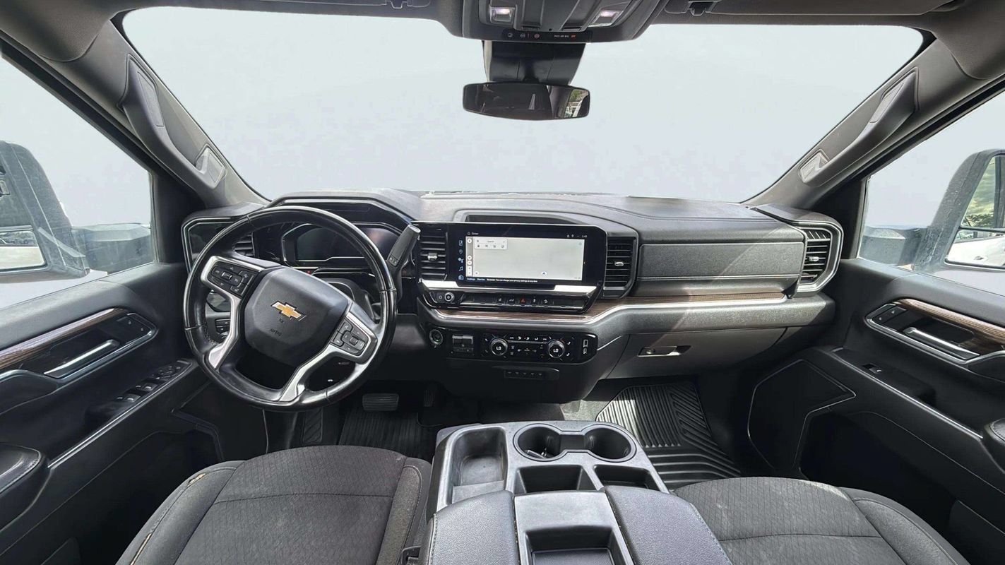 Used 2024 Chevrolet Silverado 2500 LT w/ Convenience Package AWD/4WD image 9