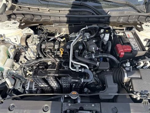 Used 2025 Nissan Altima 2.5 SV image 12