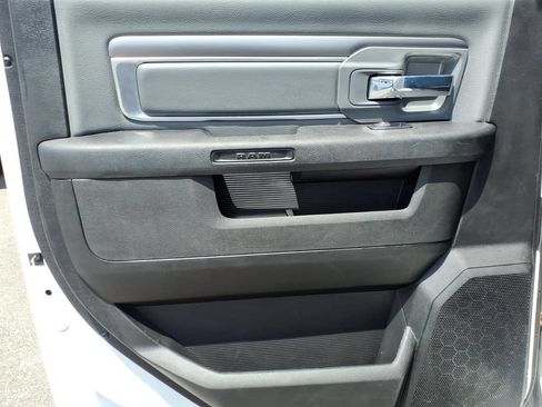 Used 2022 RAM 1500 Classic SLT AWD/4WD image 21